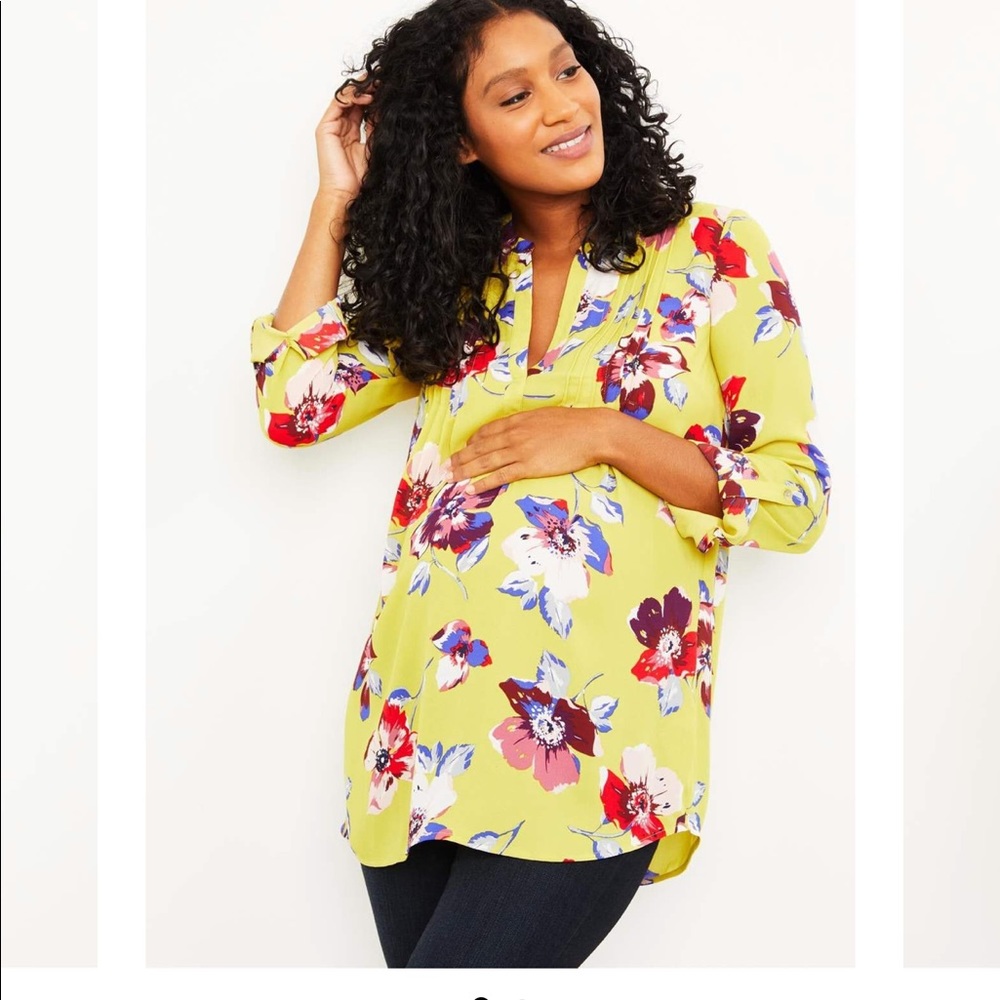 NWT! A pea in the pod pleated v neck floral blouse